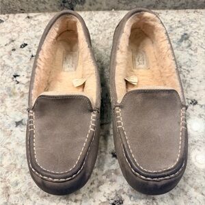 Ugg Ansley Slippers in Gray Size 10
